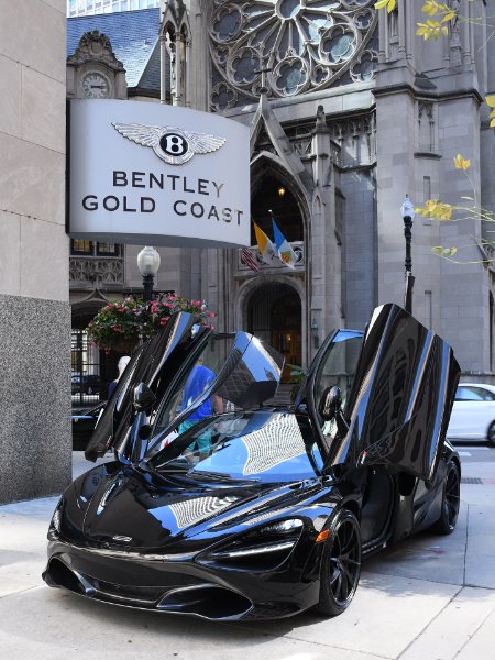 black and gold 720s