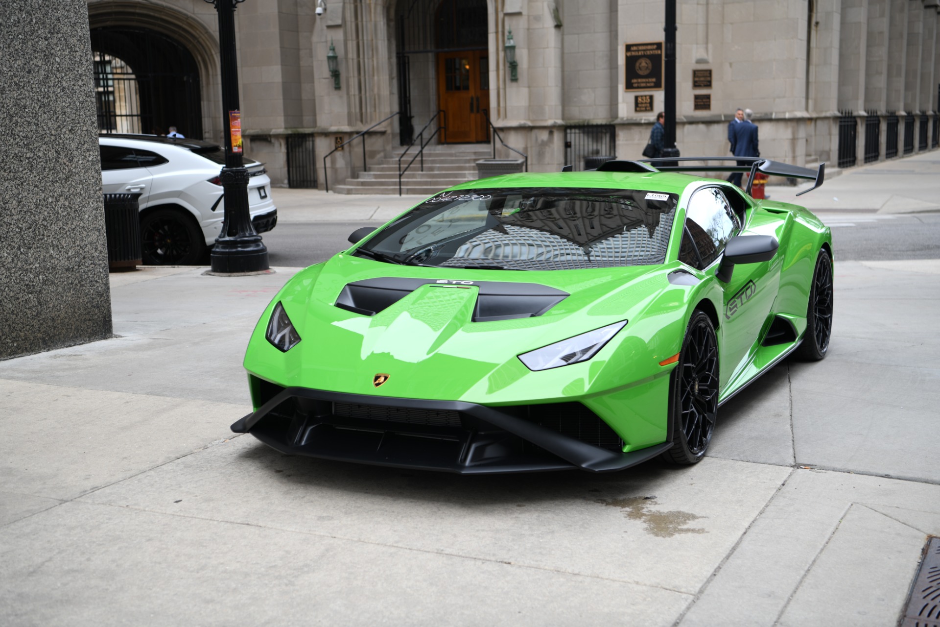 New-2023-Lamborghini-Huracan-