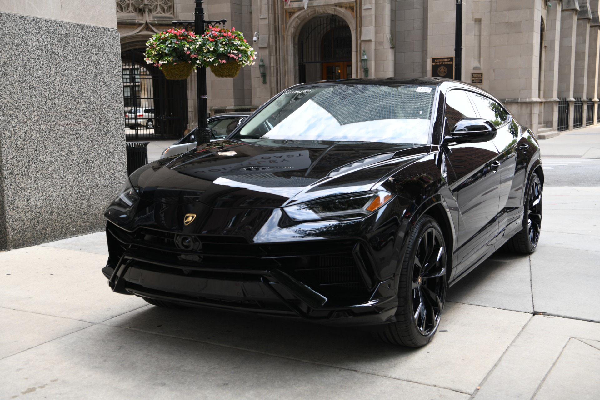New-2023-Lamborghini-Urus-S-