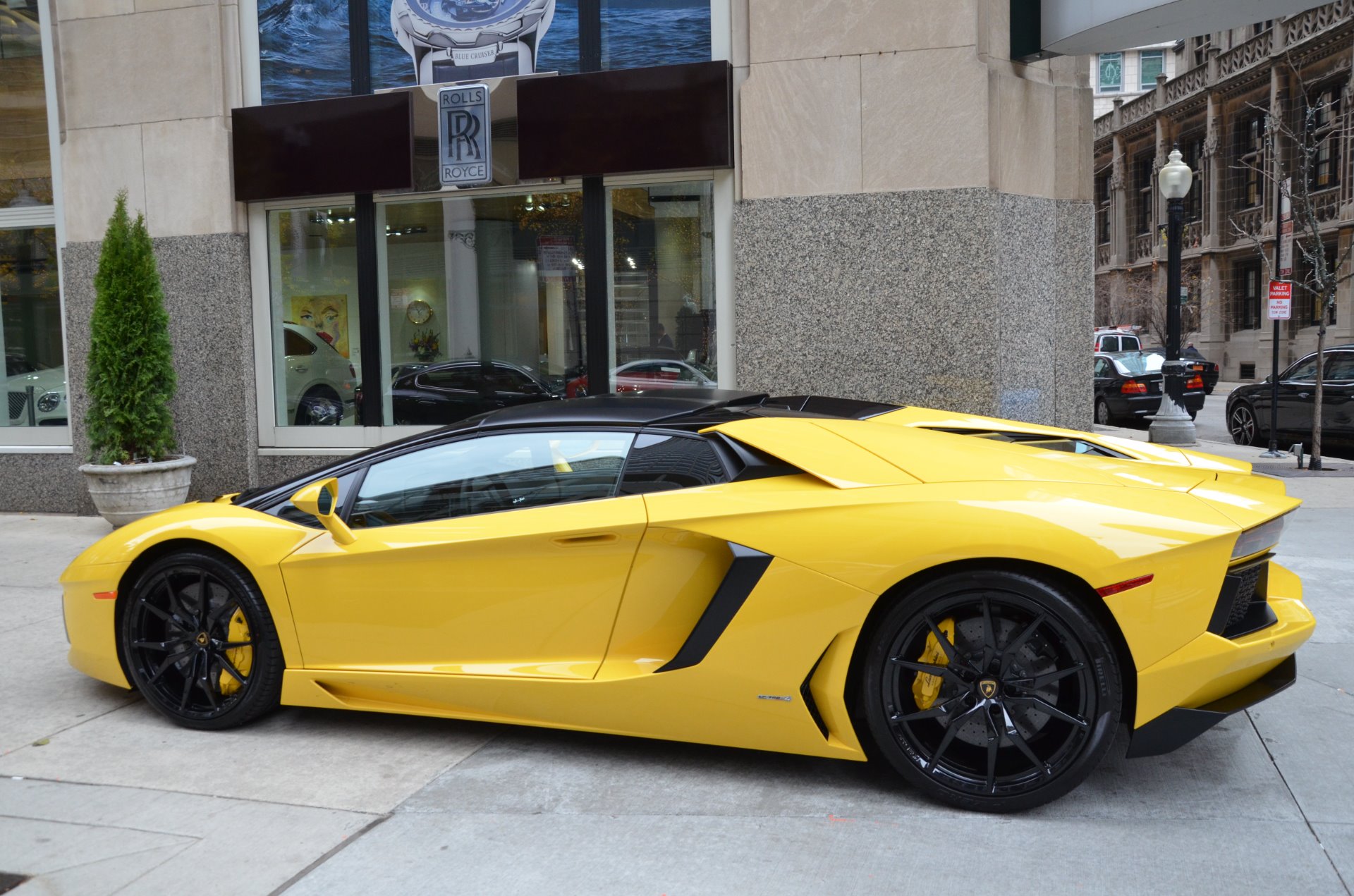 Used 2015 Lamborghini Aventador Roadster LP 700-4 Roadster For