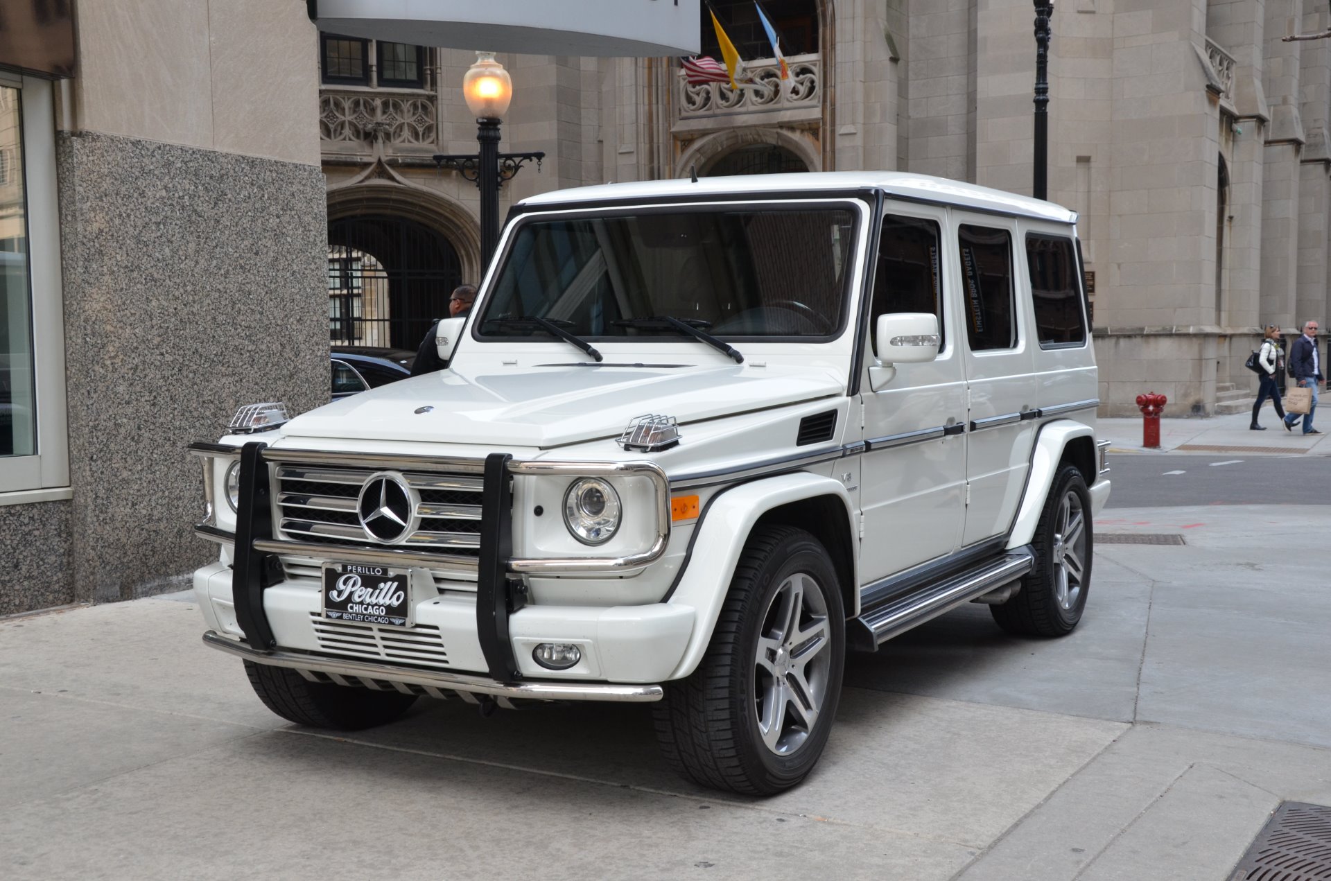 Mercedes-Benz G 55 AMG ブラックとCLS ホワイトのセット Mercedes-Benz G 55 AMG ブラックとCLS ホワイトのセット - メルカリ