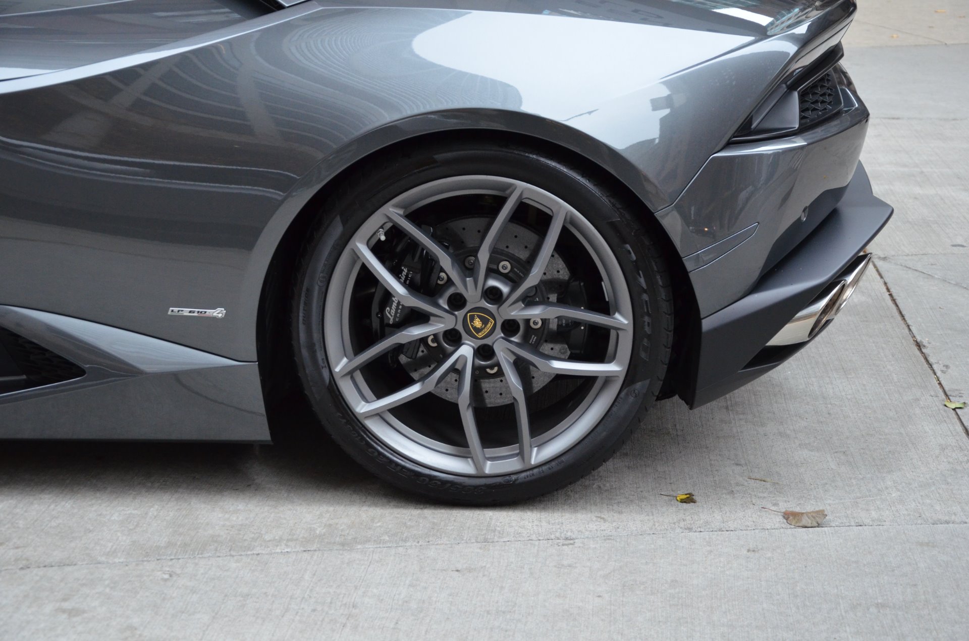 liiiiiii7　gpグレー Used 2017 Lamborghini Huracan Spyder LP 610-4 Spyder For Sale