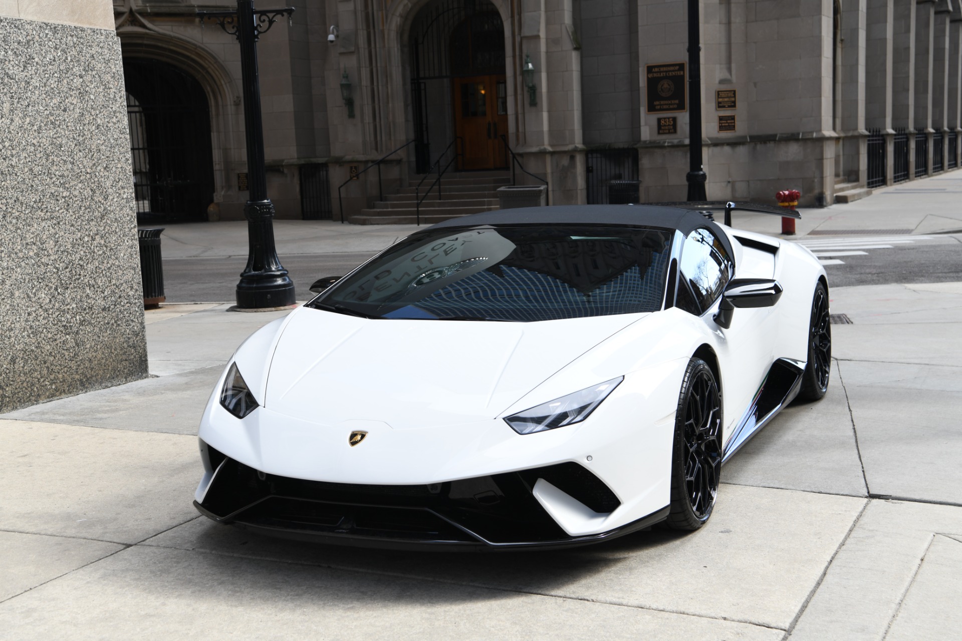 Used 2019 Lamborghini Huracan Spyder LP 640-4 Performante