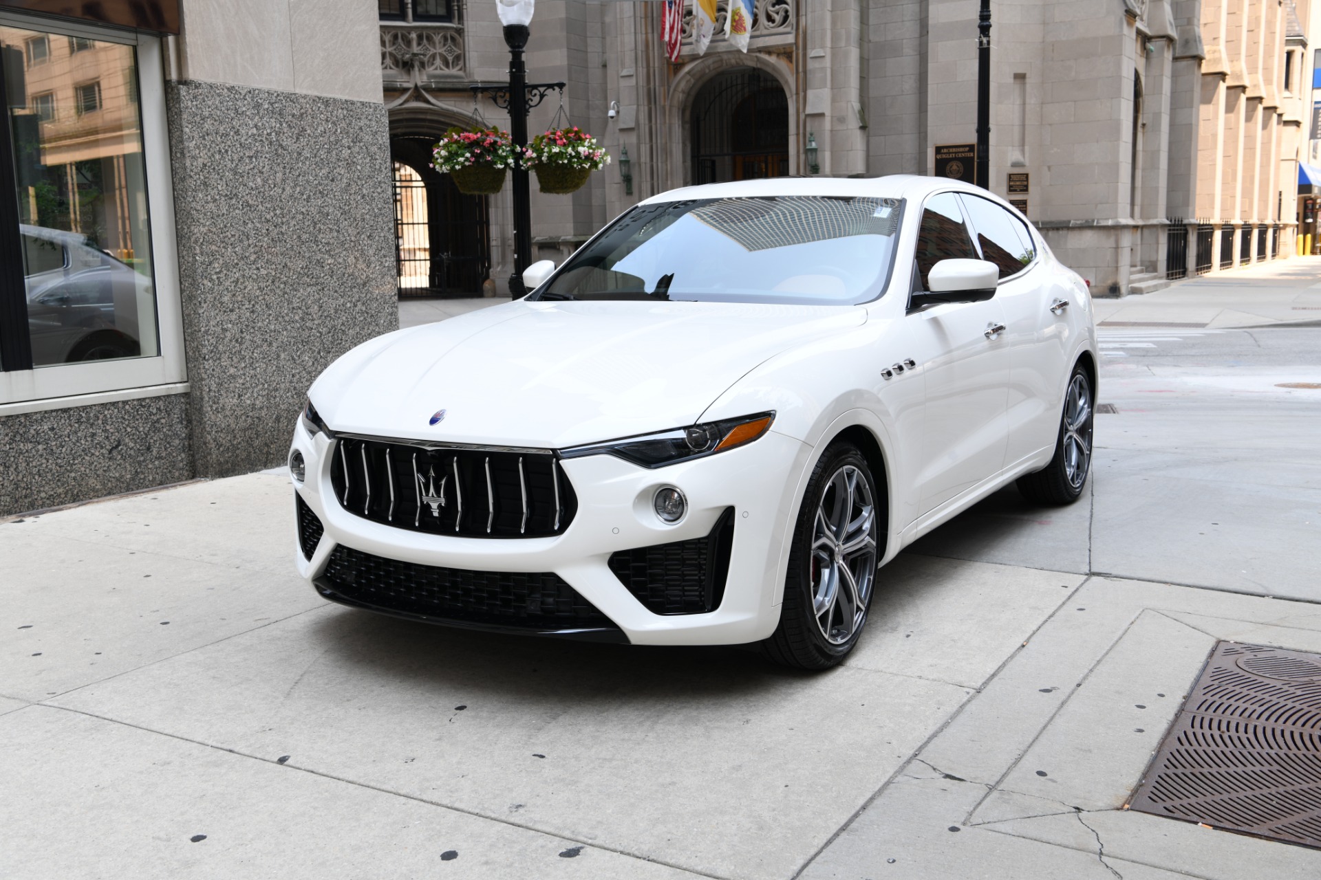 おトク情報がいっぱい！ New-2020-Maserati-Levante- ヘアアクセサリー