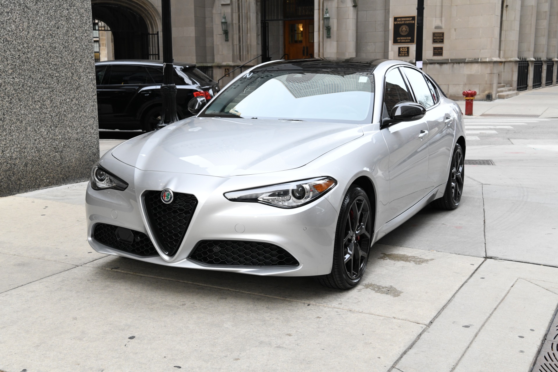 アルファロメオ　ジュリアTI　（Silver） New 2021 Alfa Romeo Giulia Ti Q4 For Sale (Special Pricing