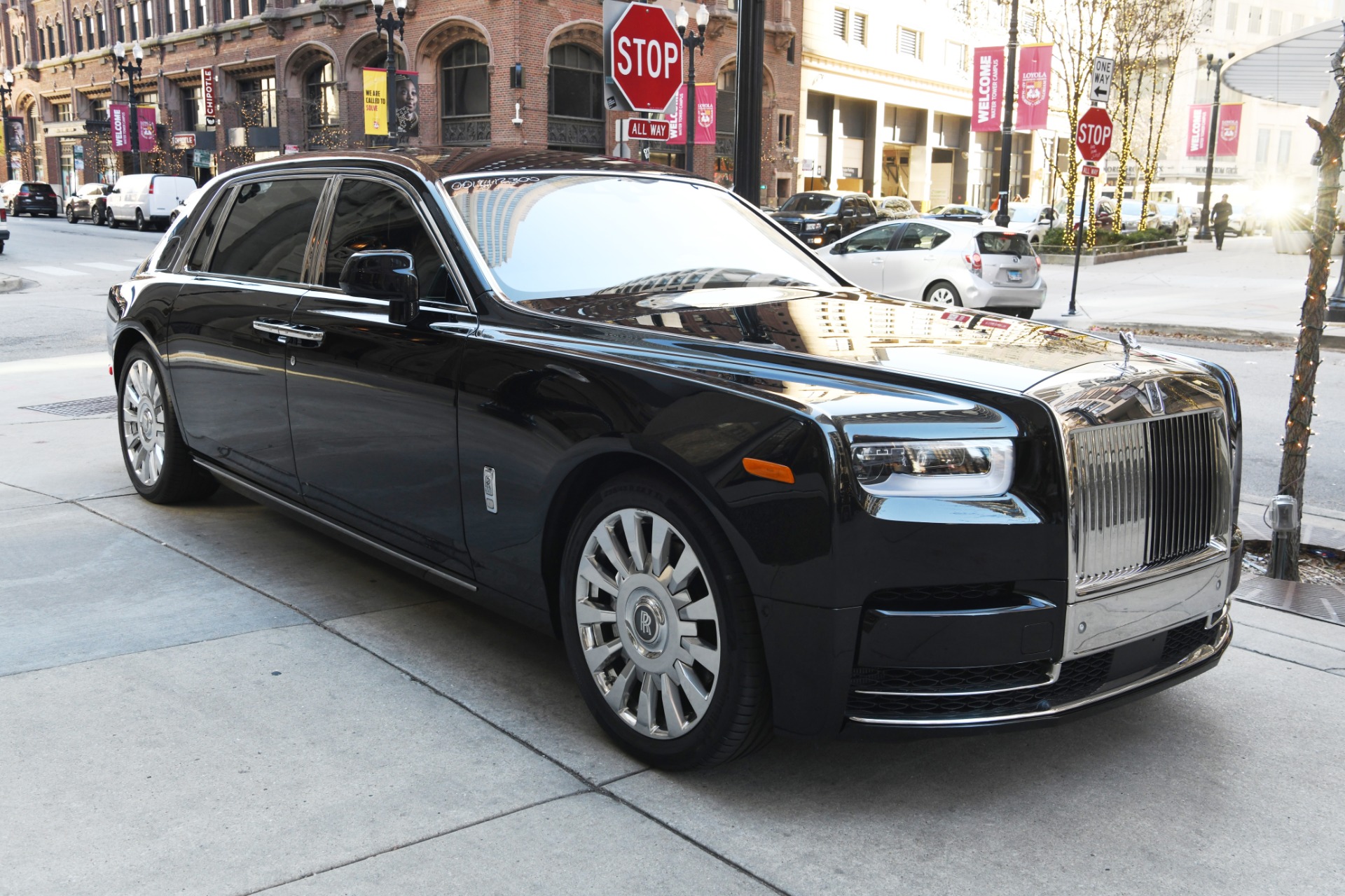 Ngắm RollsRoyce Ghost 2021 đầu tiên về Việt Nam đang rao bán giá 39 tỷ đồng