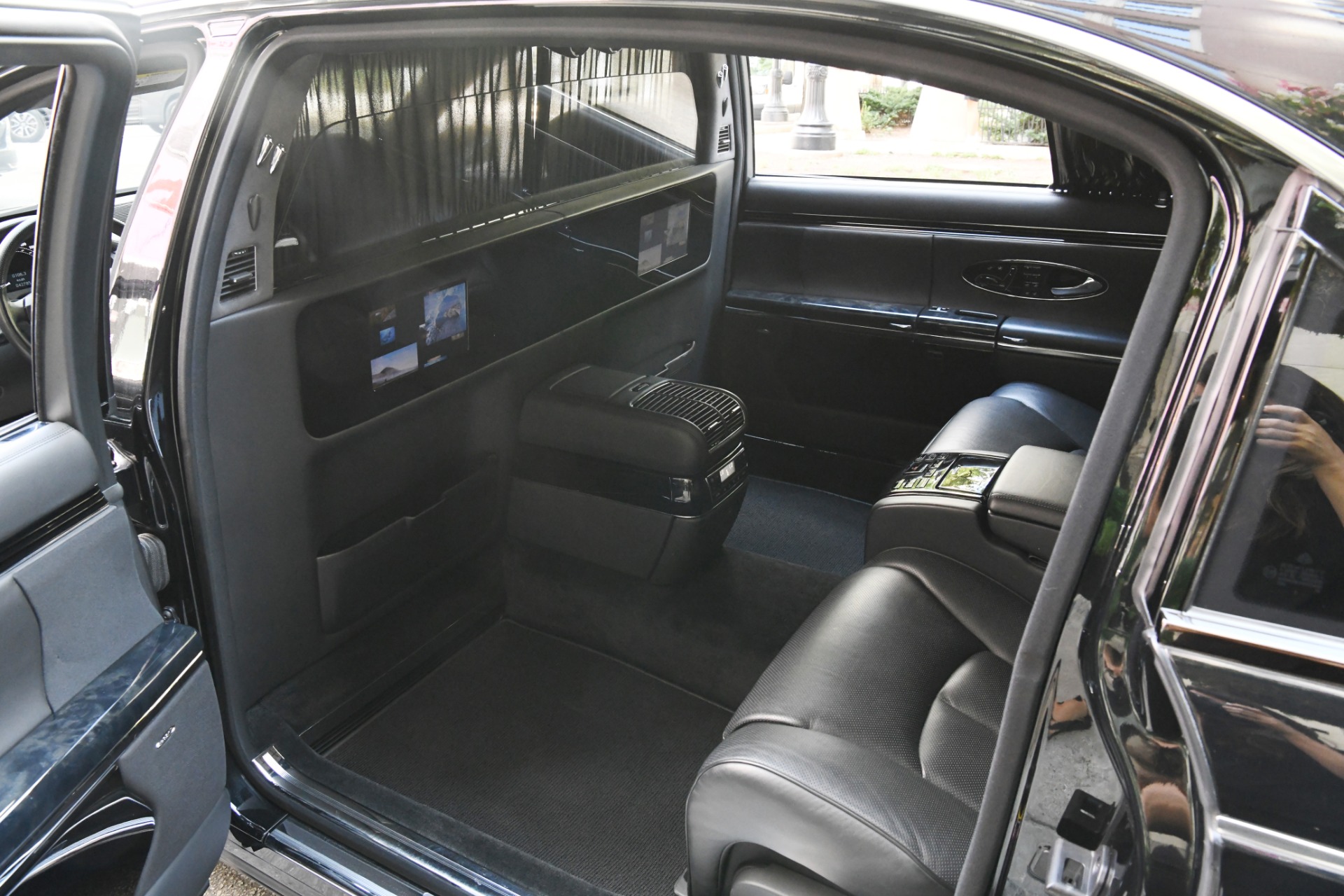 Used 2009 Maybach 62 S For Sale (Sold) | Lamborghini Gold Used 2009 Maybach 62 S For Sale (Sold) | Lamborghini Gold